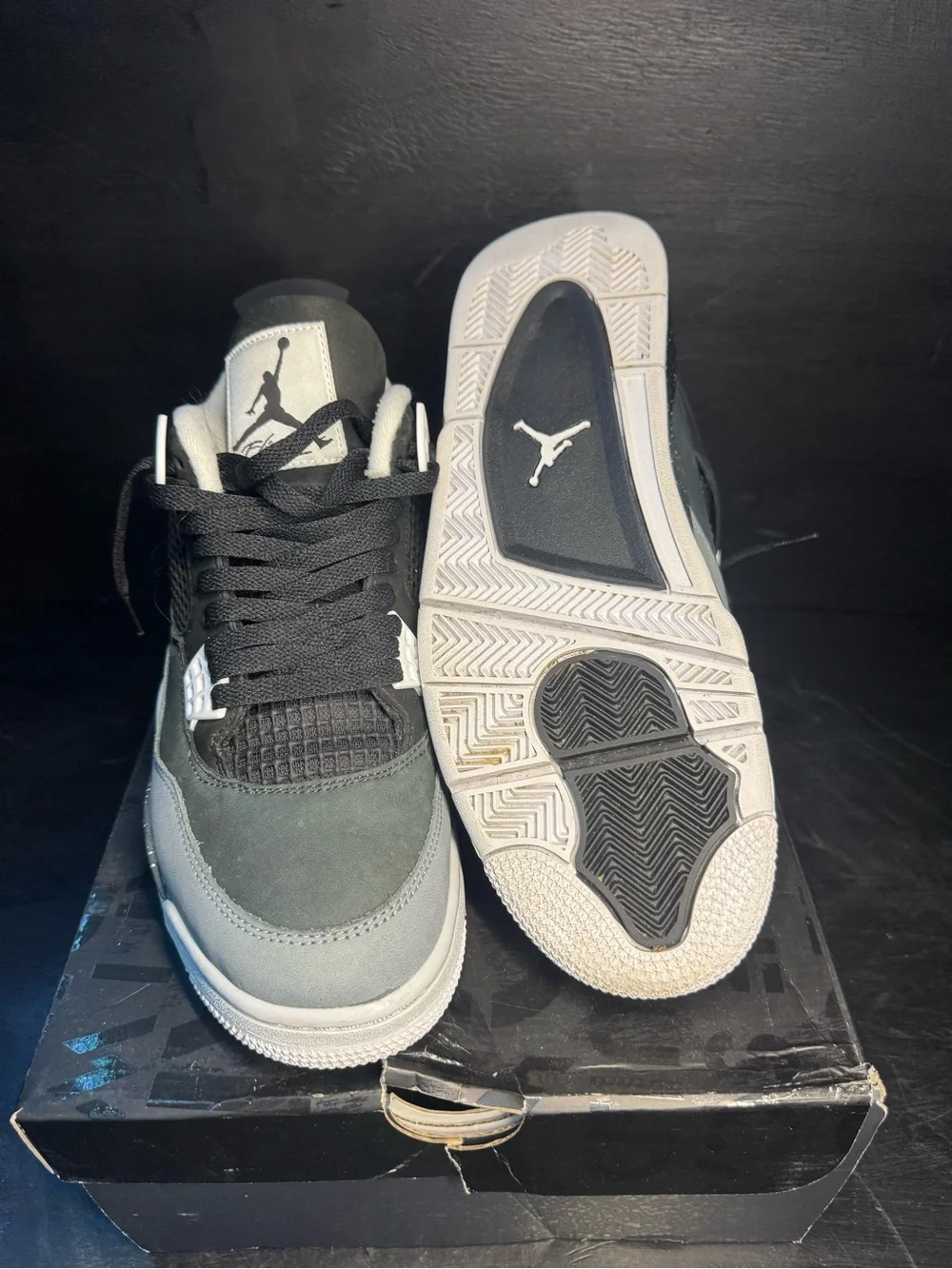 Jordan 4 Men's Sneaker Black with box